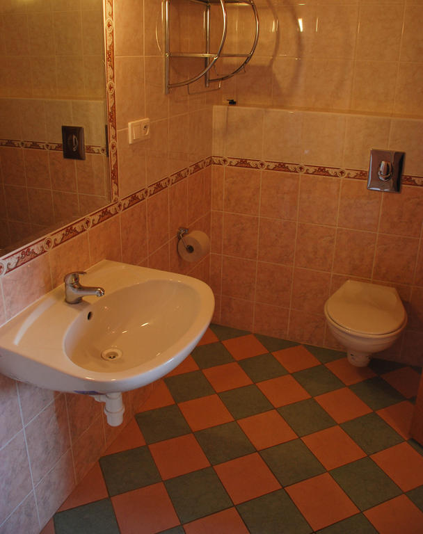 Hotel Marina Hermanuv Mestec Room photo